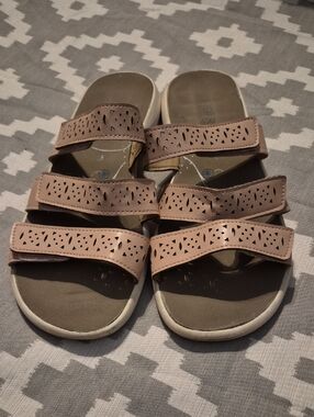 Women’s Triple-Strap Laser-Cut Sandals in Blush